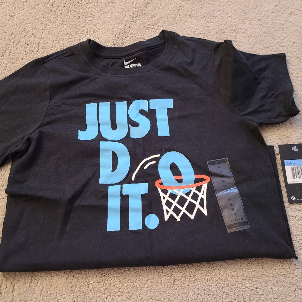 NWT Nike Boys Tee